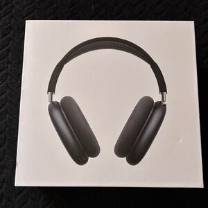 AirPods Max Midnight (comes with apple warranty!!) (i do negotiate)